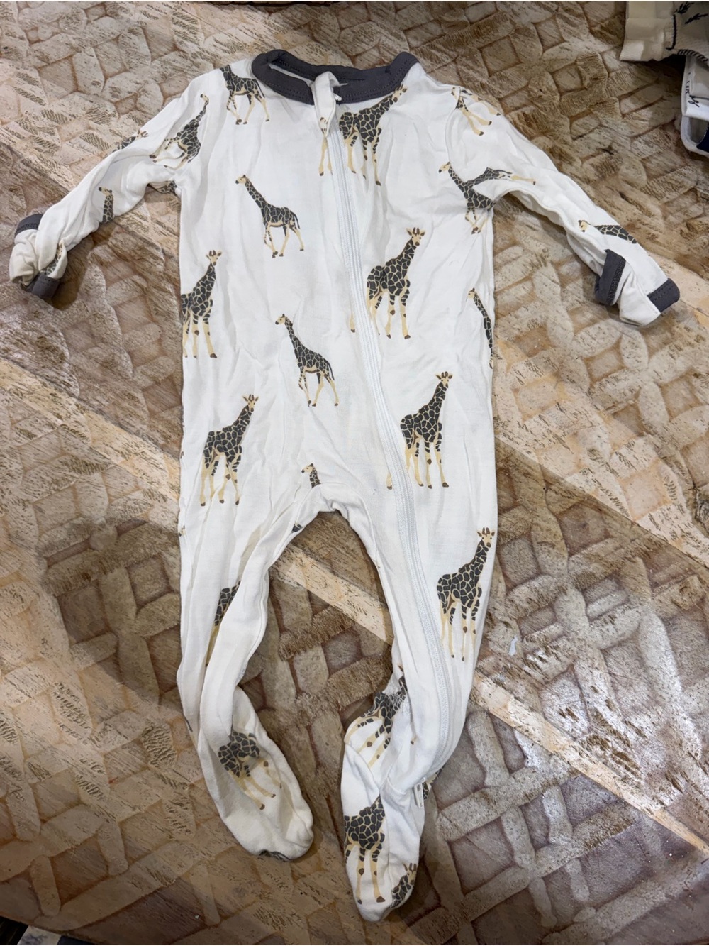 Kyte BABY Giraffe Print White Footed One-Piece Pajamas with Gray Trim